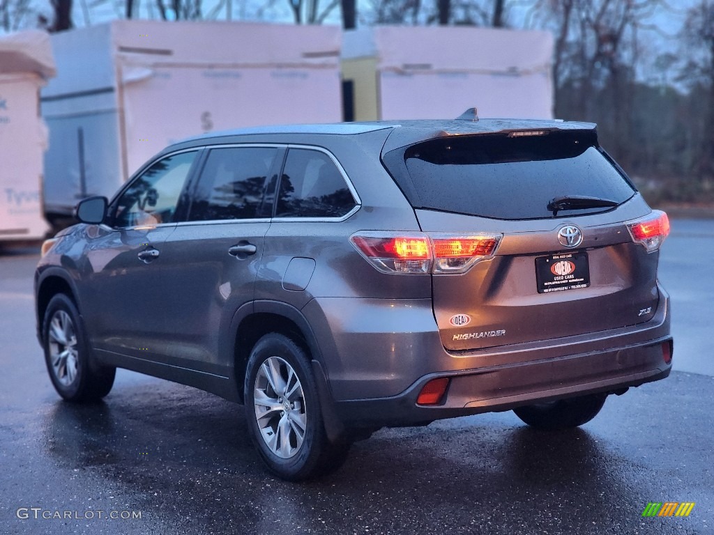 2015 Highlander XLE AWD - Predawn Gray Mica / Black photo #4