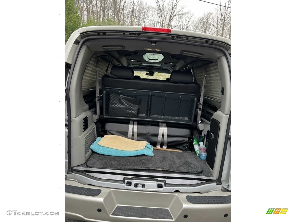 2021 Chevrolet Express 2500 Passenger Conversion Van Trunk Photos
