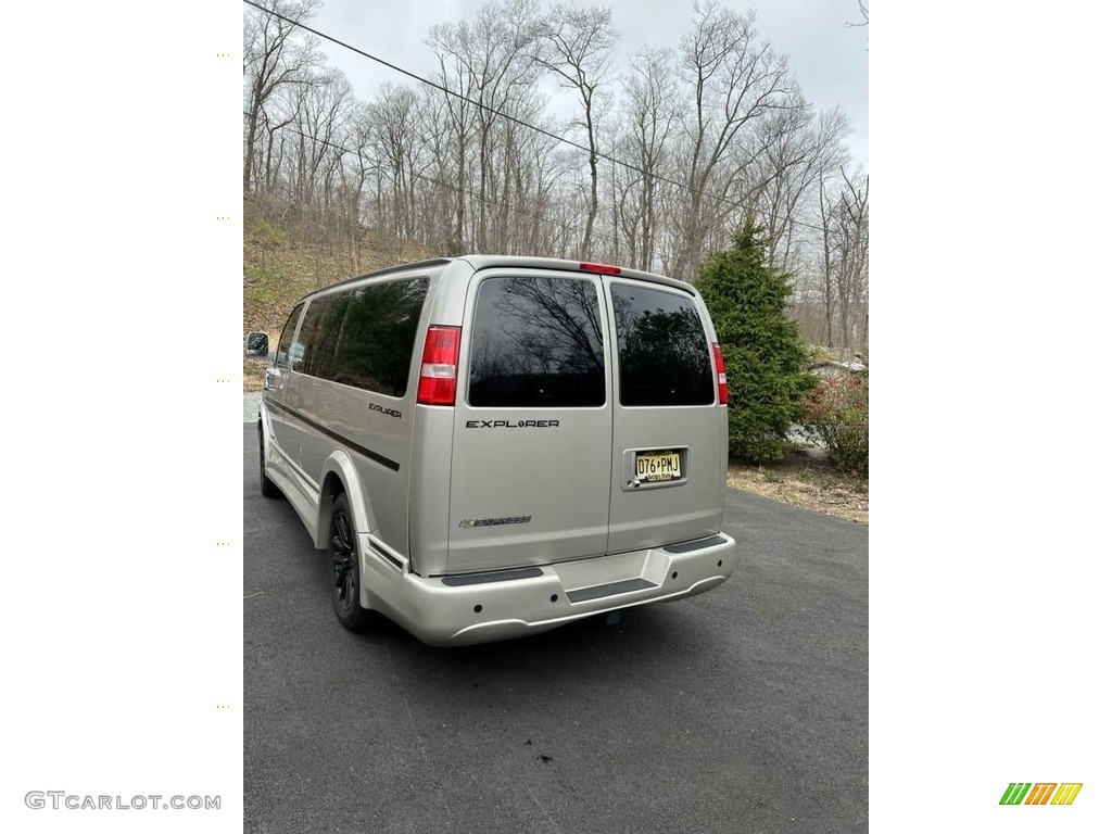 2021 Express 2500 Passenger Conversion Van - Silver Ice Metallic / Medium Pewter photo #16