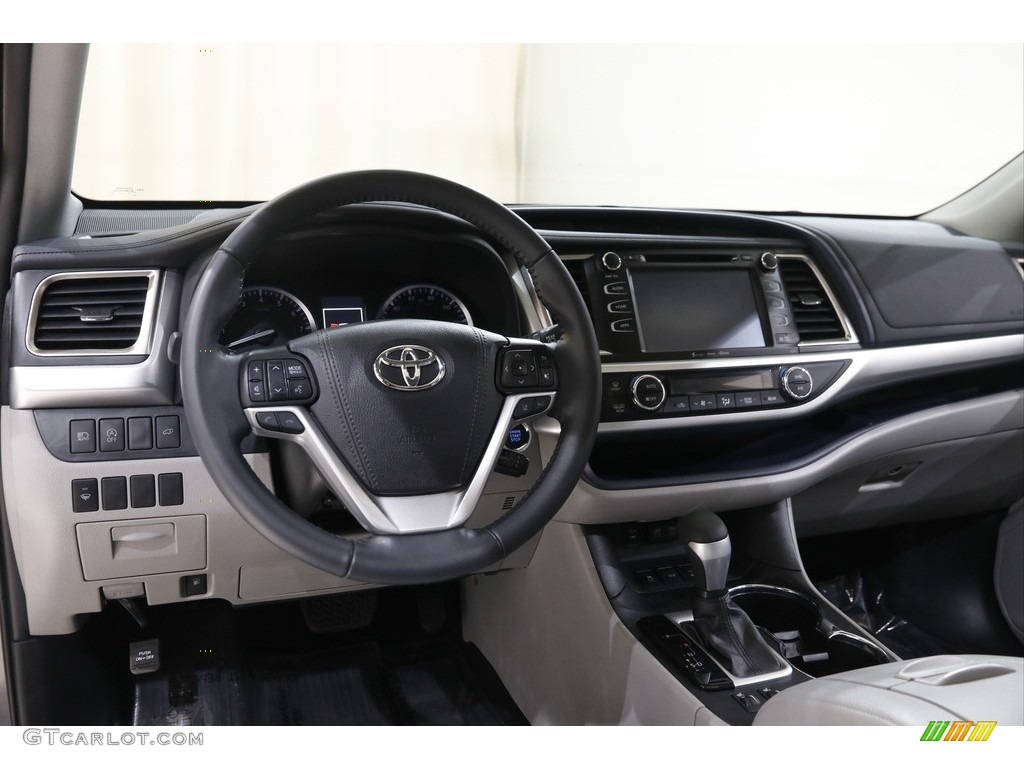 2019 Highlander XLE AWD - Predawn Gray Mica / Ash photo #6