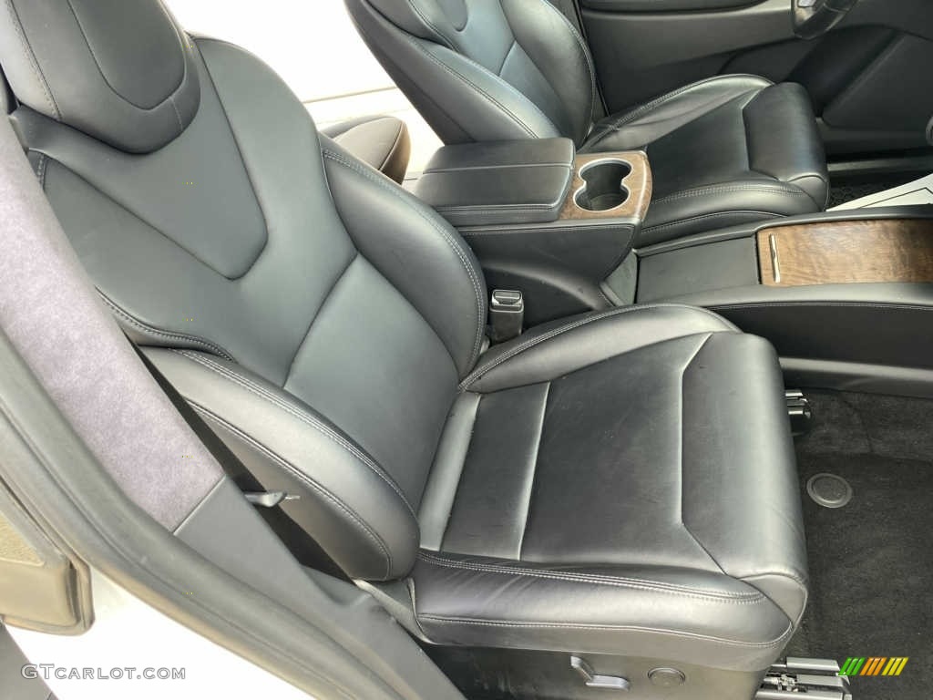 2017 Tesla Model X 75D Front Seat Photos