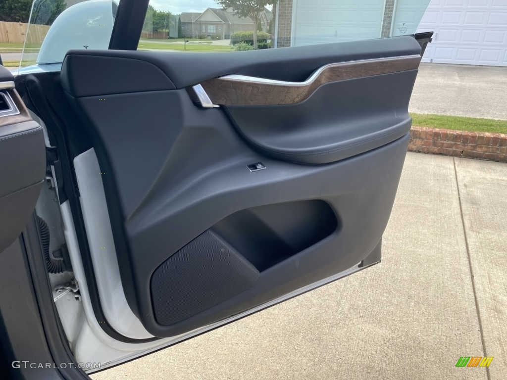 2017 Tesla Model X 75D Black Door Panel Photo #145272983