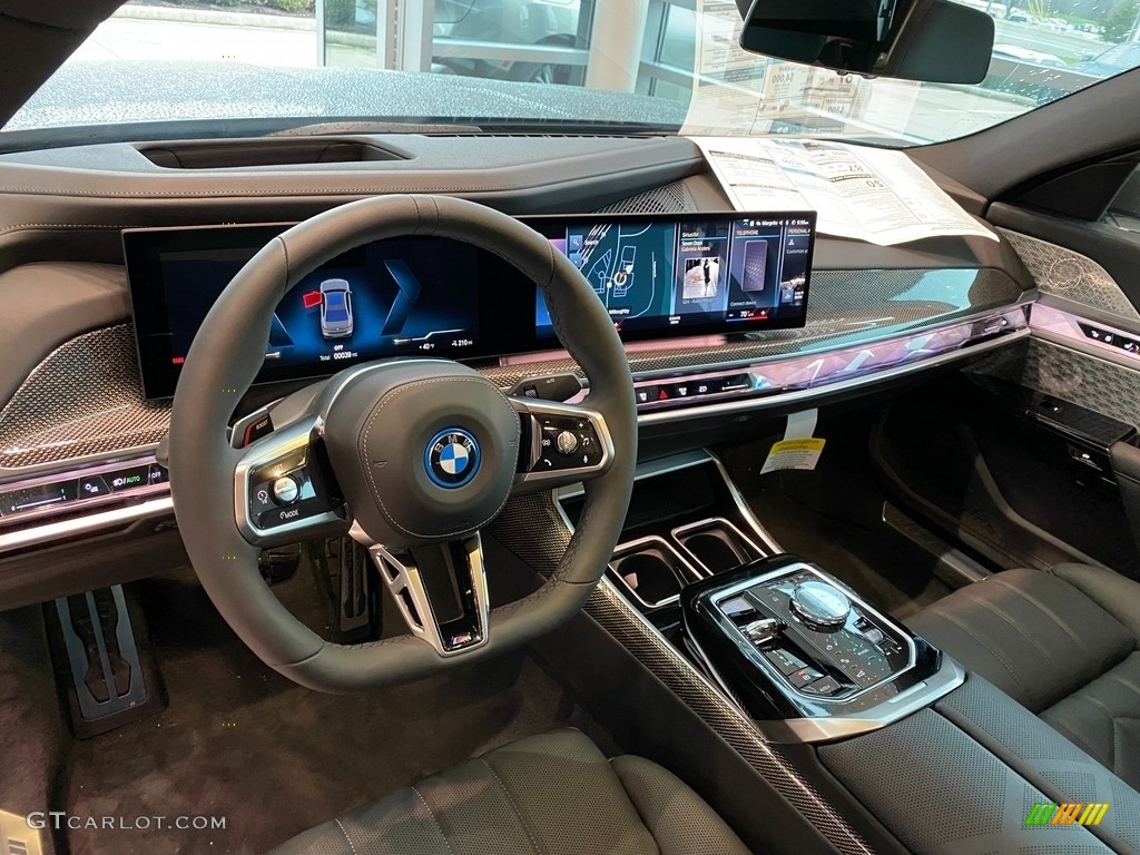 2023 BMW i7 Series xDrive60 Dashboard Photos