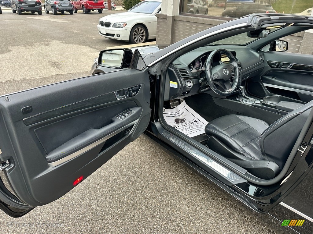 2011 E 350 Cabriolet - Obsidian Black Metallic / Black photo #4