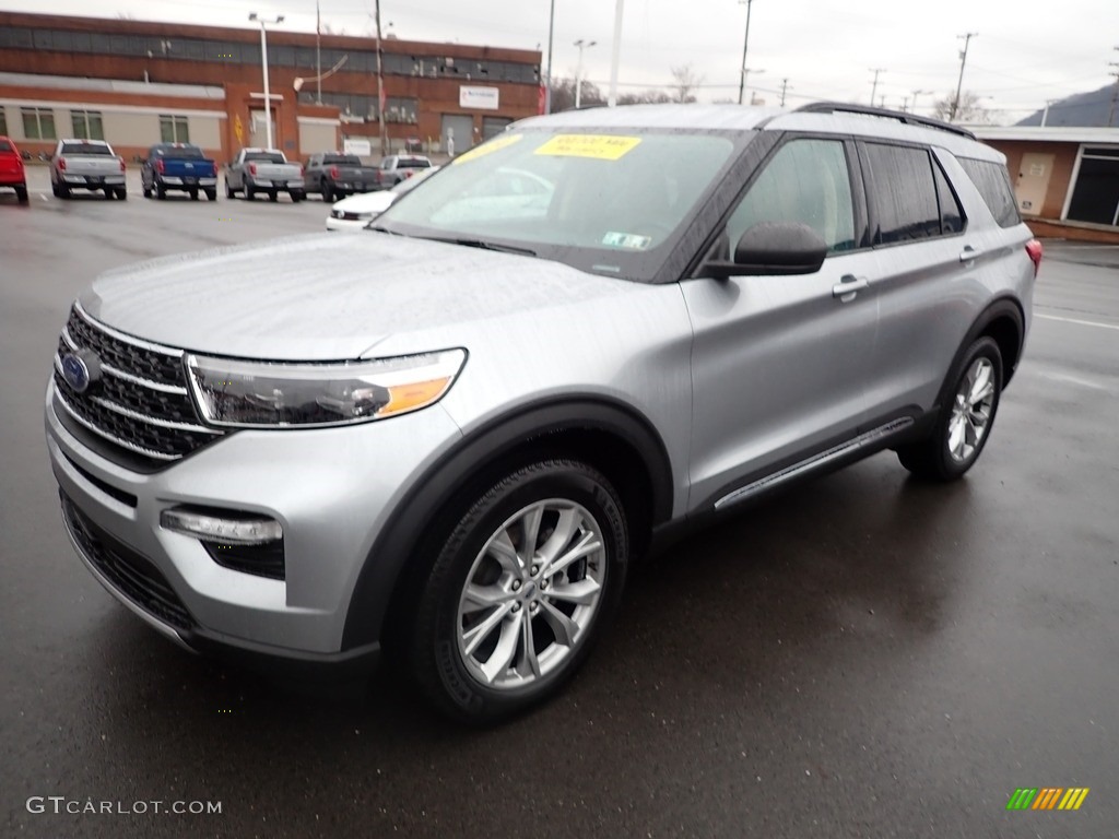 2020 Explorer XLT 4WD - Iconic Silver Metallic / Sandstone photo #4