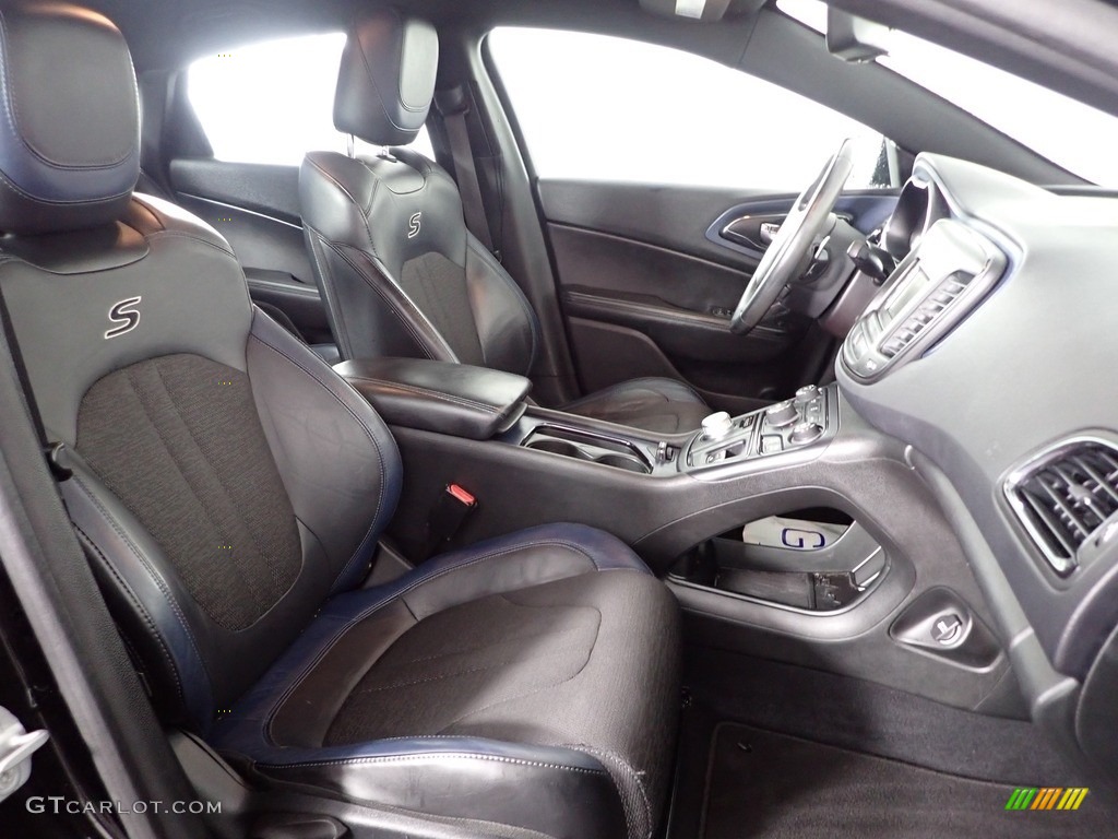 2015 200 S - Black / Black photo #25