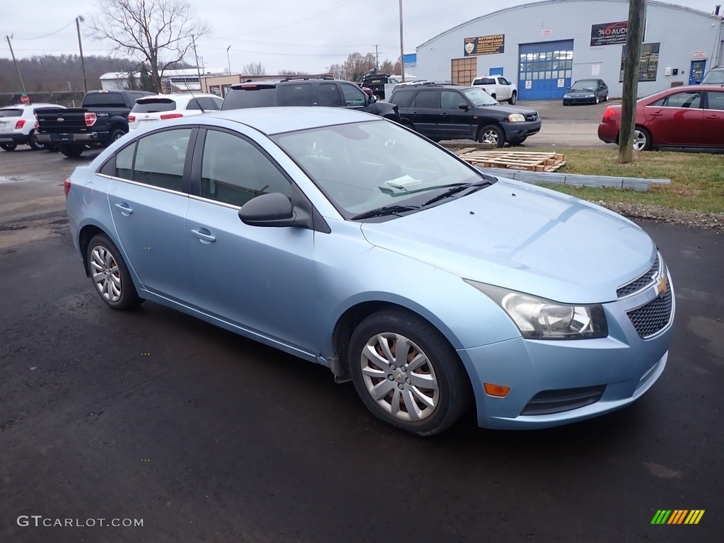 2011 Cruze LS - Imperial Blue Metallic / Jet Black/Medium Titanium photo #2