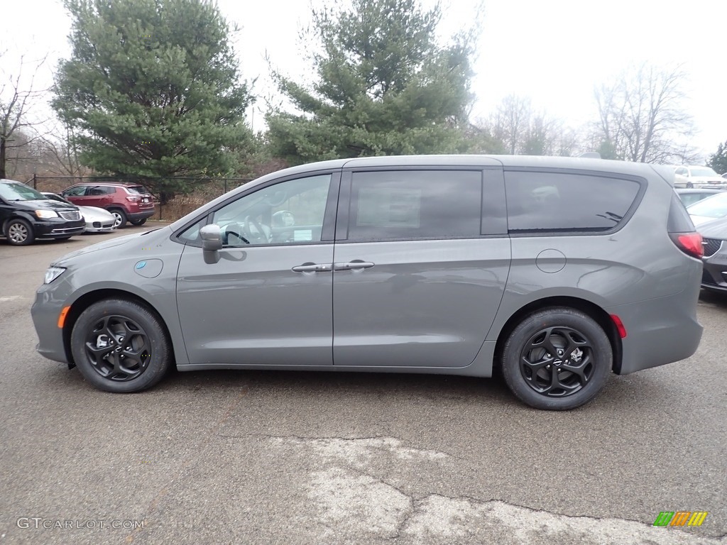 Ceramic Gray 2022 Chrysler Pacifica Touring L Exterior Photo #145283115