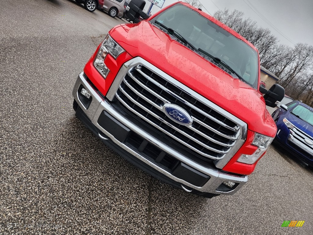 2017 F150 XLT SuperCrew 4x4 - Race Red / Earth Gray photo #7