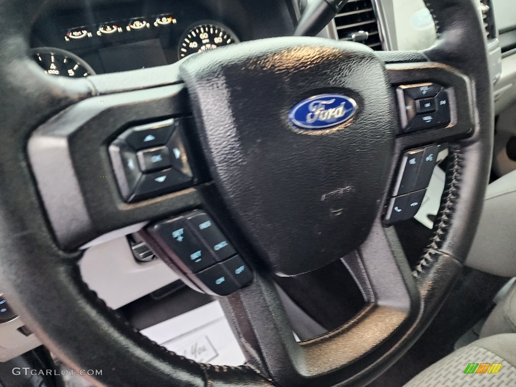 2017 F150 XLT SuperCrew 4x4 - Race Red / Earth Gray photo #19