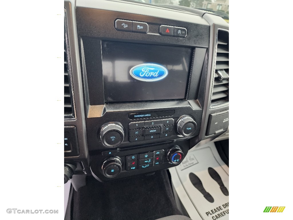 2017 F150 XLT SuperCrew 4x4 - Race Red / Earth Gray photo #20