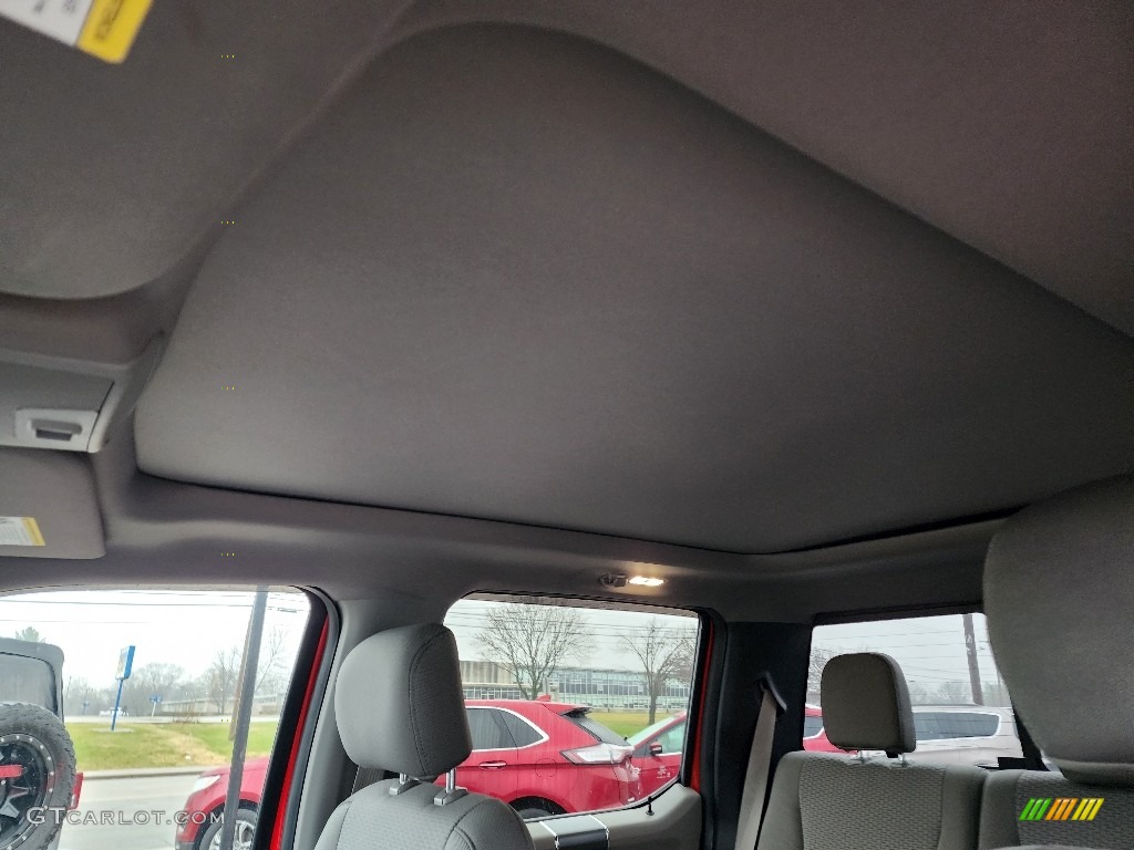 2017 F150 XLT SuperCrew 4x4 - Race Red / Earth Gray photo #24