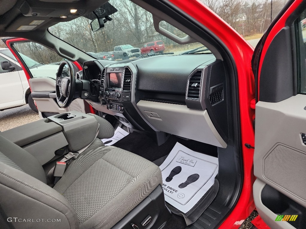 2017 F150 XLT SuperCrew 4x4 - Race Red / Earth Gray photo #29