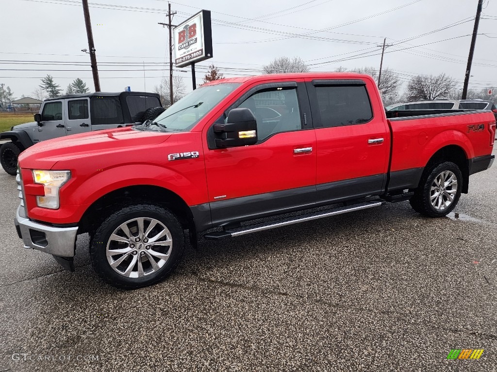 2017 F150 XLT SuperCrew 4x4 - Race Red / Earth Gray photo #33