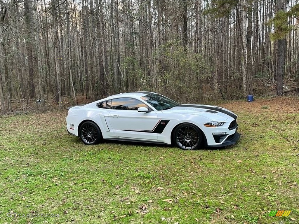 Oxford White Ford Mustang