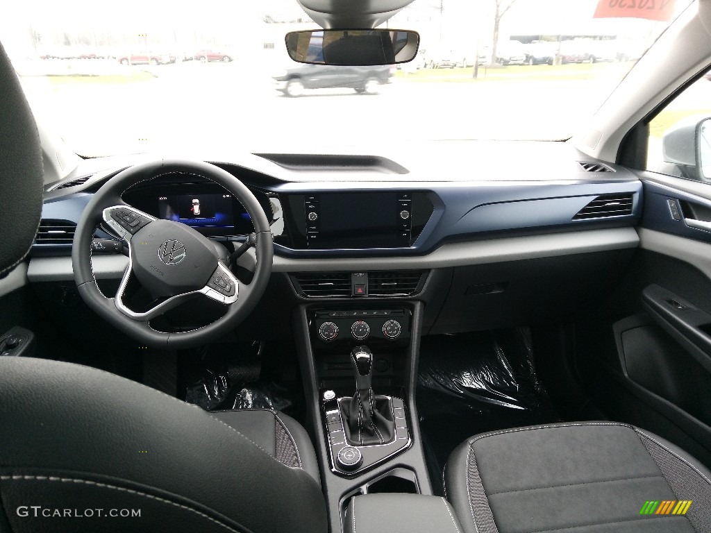 2023 Volkswagen Taos SE 4Motion Dashboard Photos