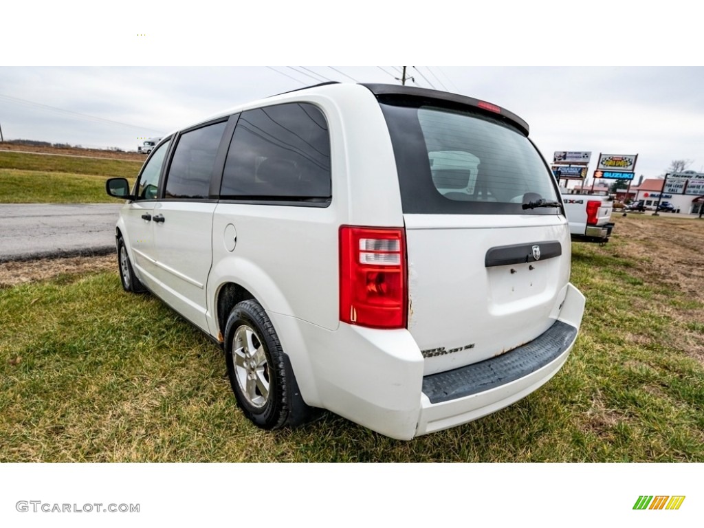 2008 Grand Caravan SE - Stone White / Dark Slate/Light Shale photo #6
