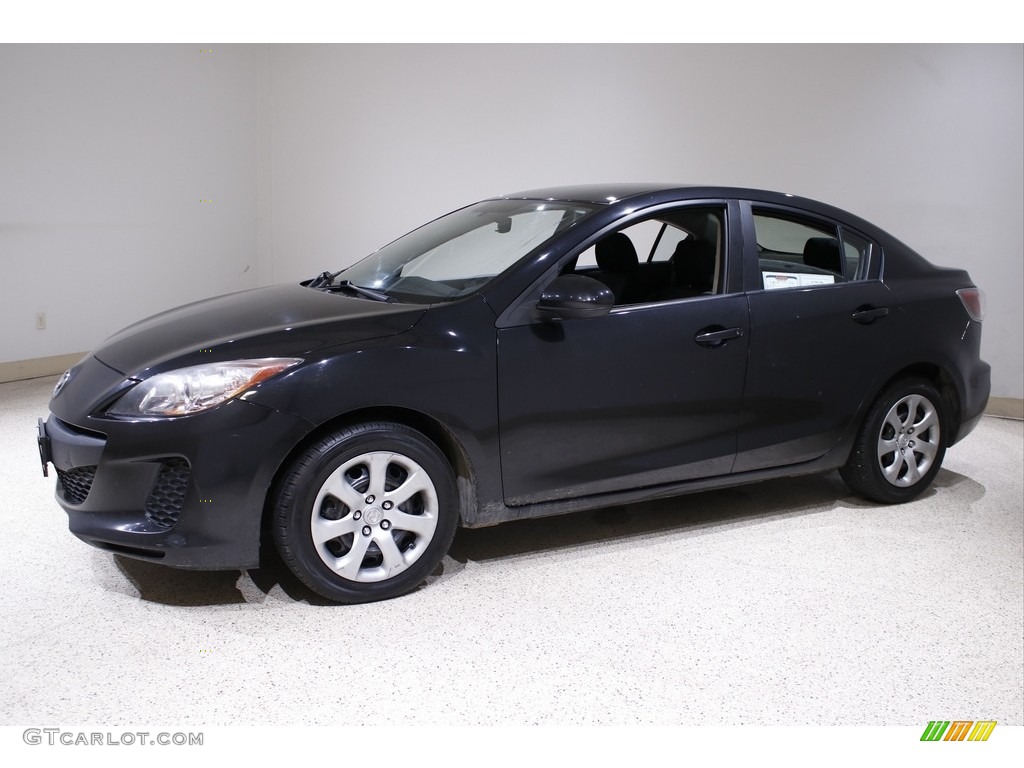 2013 MAZDA3 i SV 4 Door - Black Mica / Black photo #3
