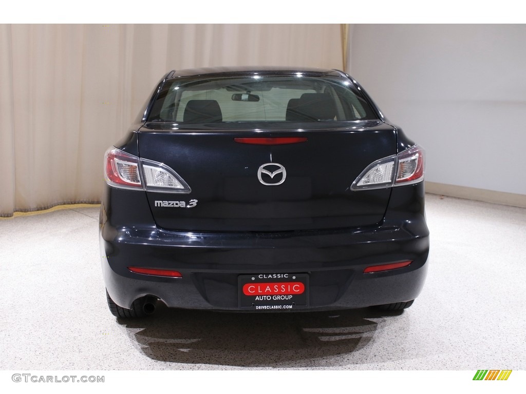 2013 MAZDA3 i SV 4 Door - Black Mica / Black photo #18