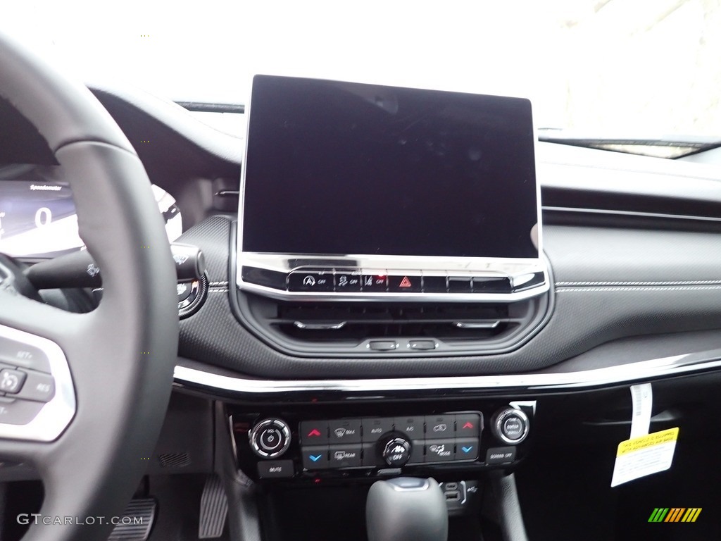 2022 Jeep Compass Altitude 4x4 Controls Photos