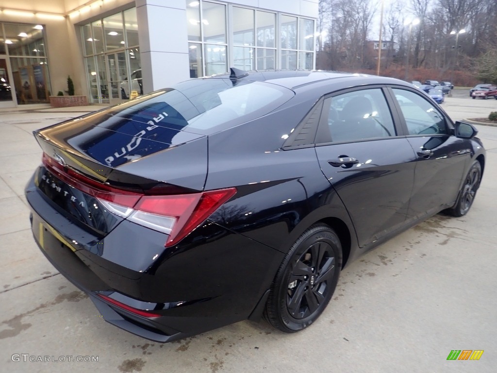 2023 Elantra SEL - Phantom Black / Black photo #2