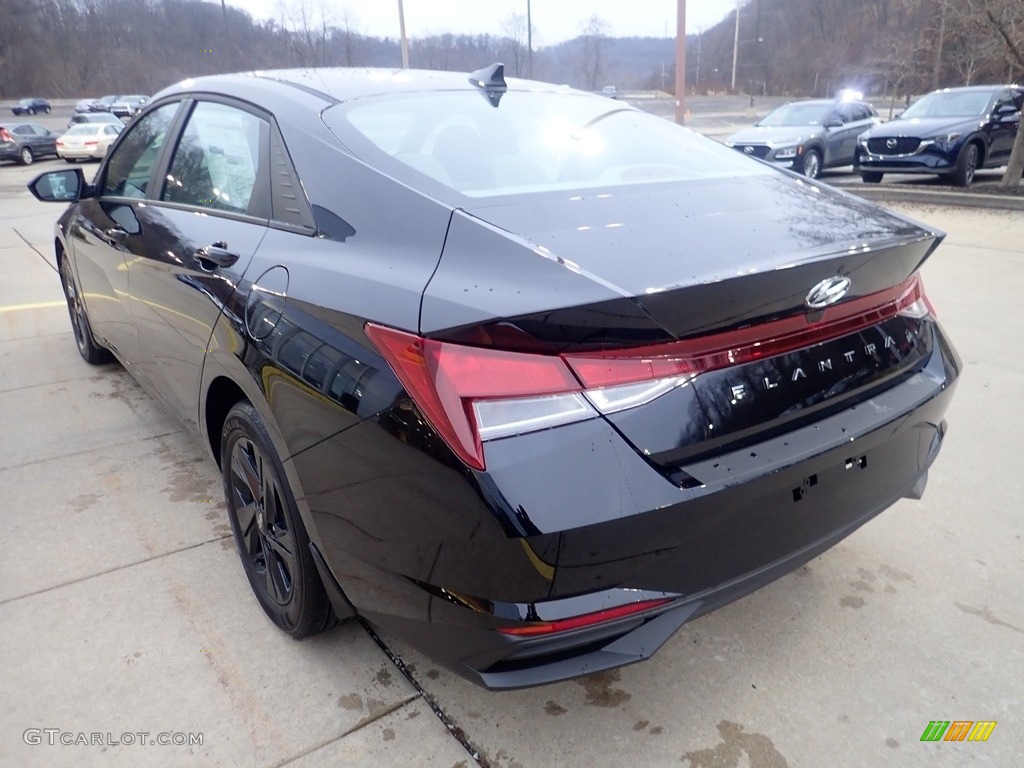 2023 Elantra SEL - Phantom Black / Medium Gray photo #5