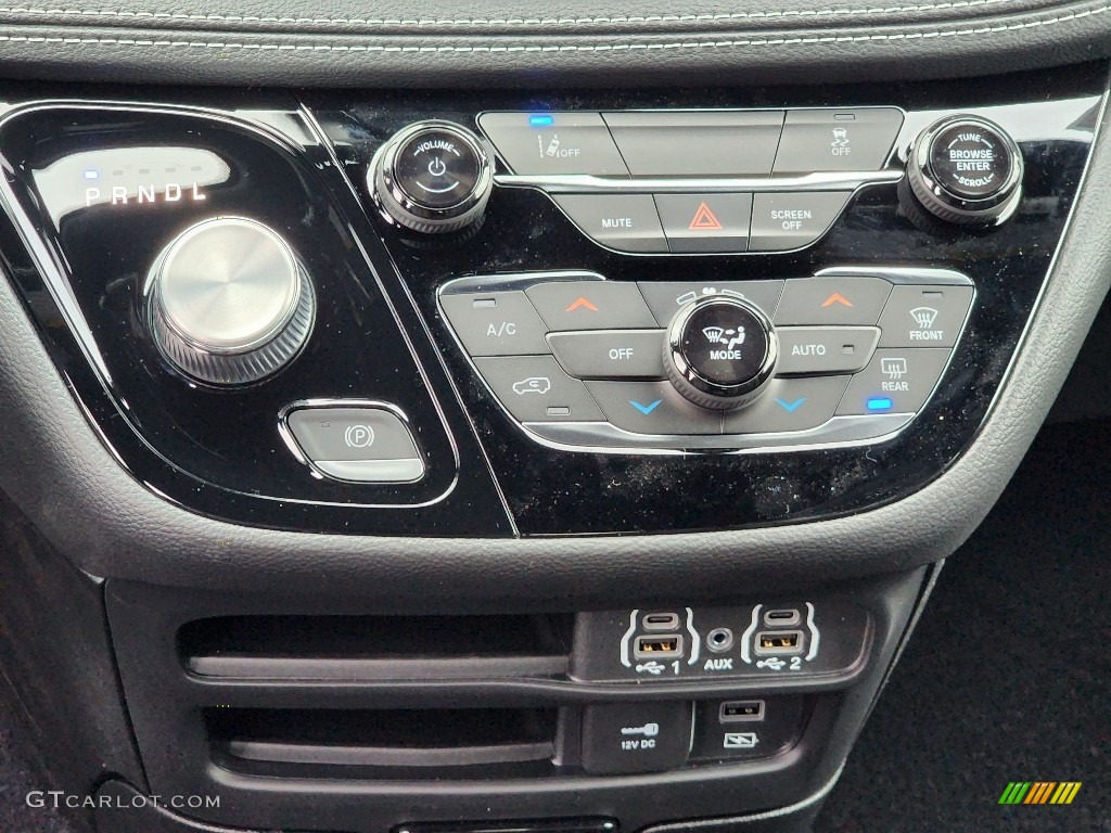 2022 Chrysler Pacifica Hybrid Touring L Controls Photo #145304892