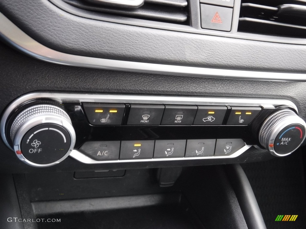 2020 Nissan Altima SR AWD Controls Photos