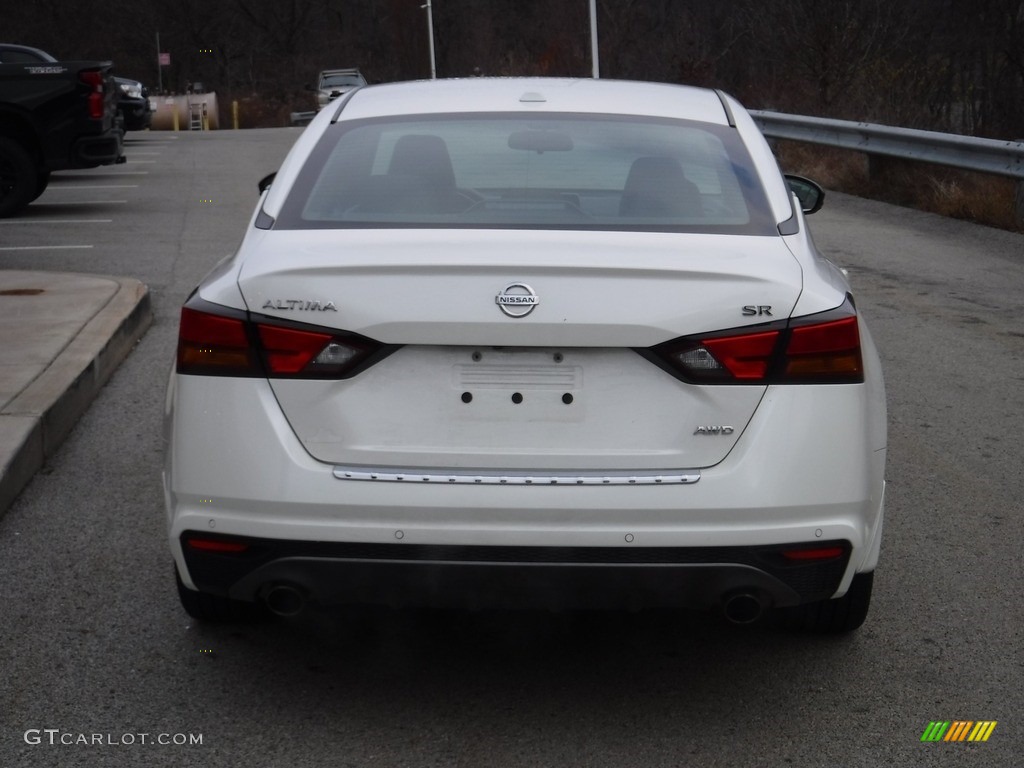 2020 Altima SR AWD - Glacier White / Charcoal photo #17