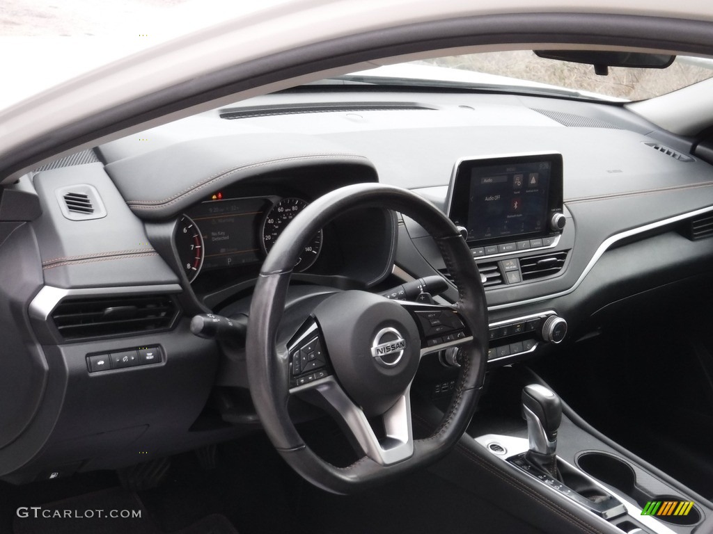 2020 Altima SR AWD - Glacier White / Charcoal photo #22