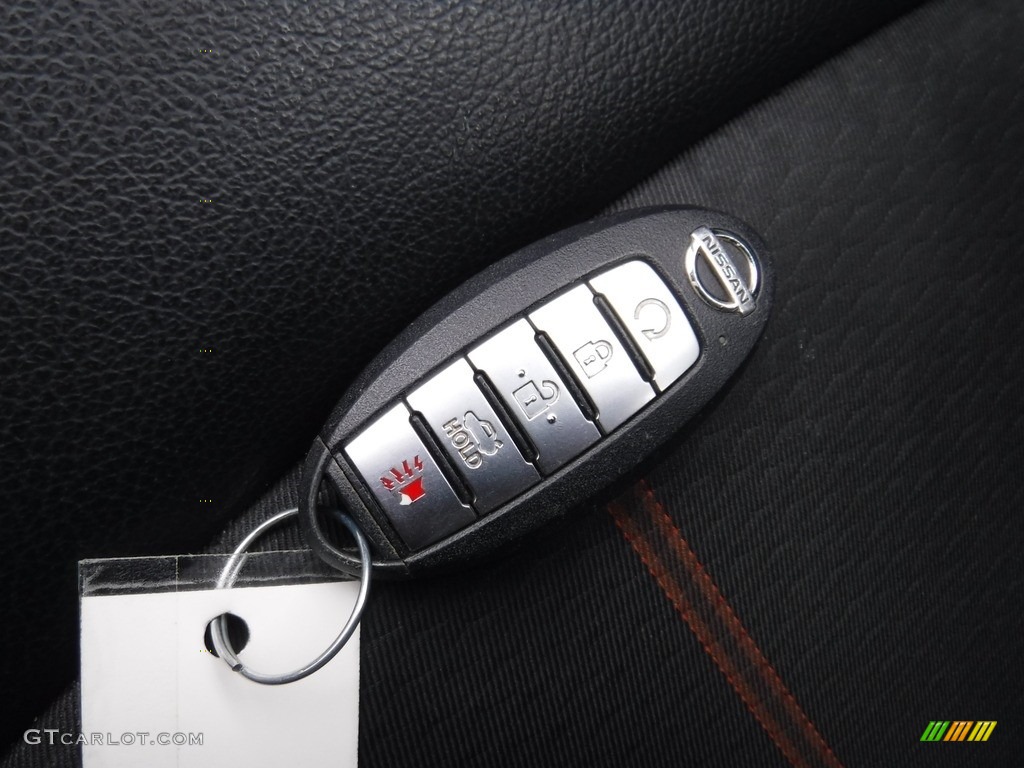 2020 Nissan Altima SR AWD Keys Photos