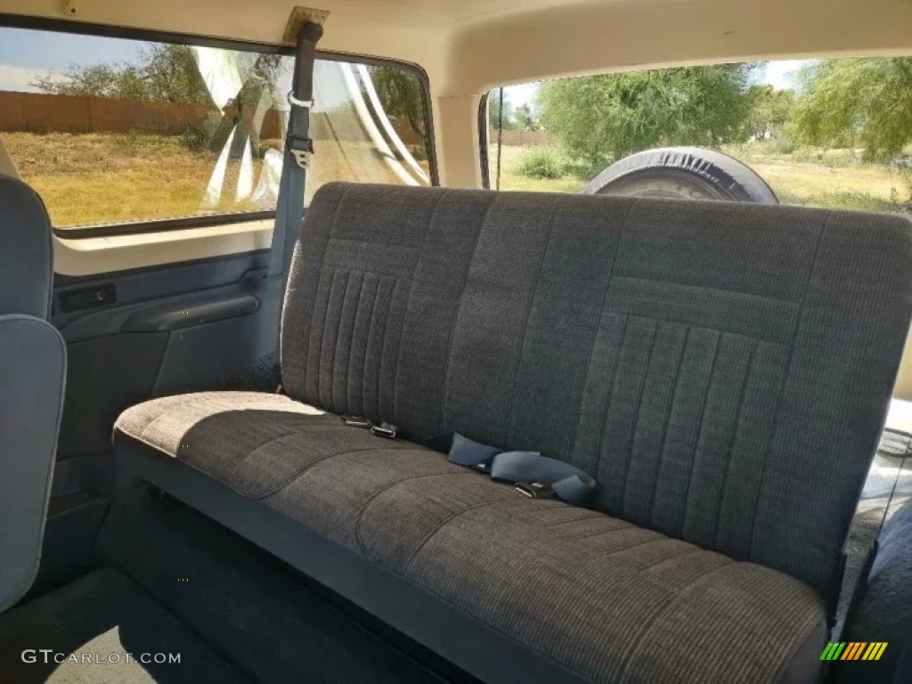 1990 Ford Bronco XLT 4x4 Rear Seat Photo #145308020