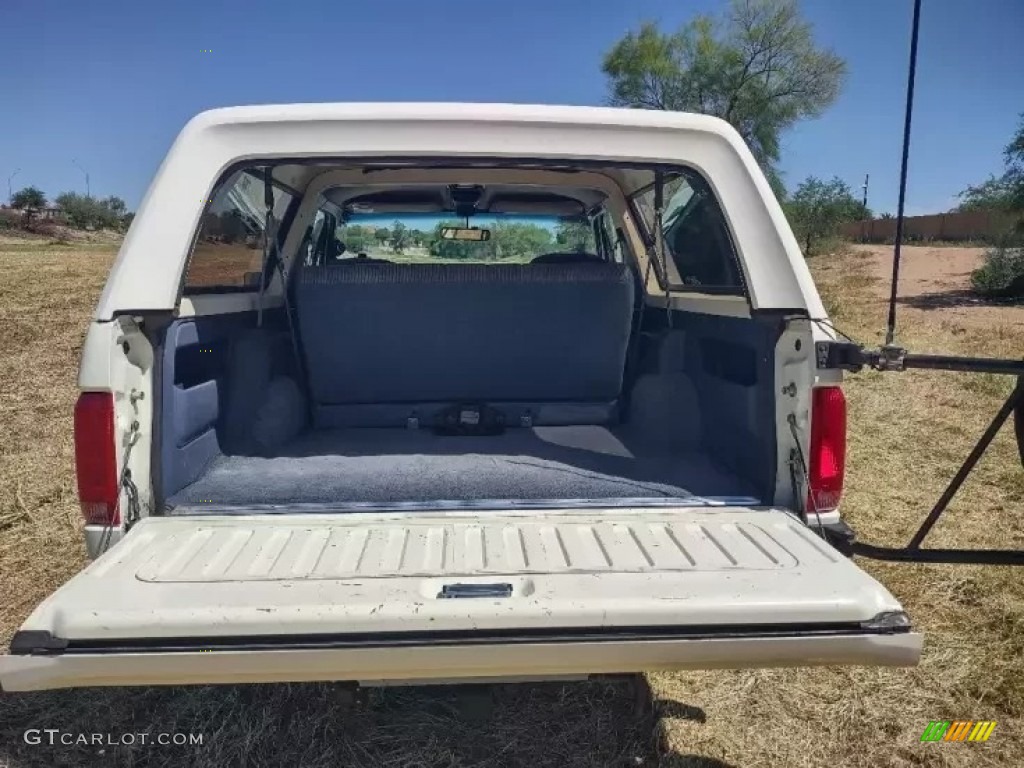 1990 Ford Bronco XLT 4x4 Trunk Photos