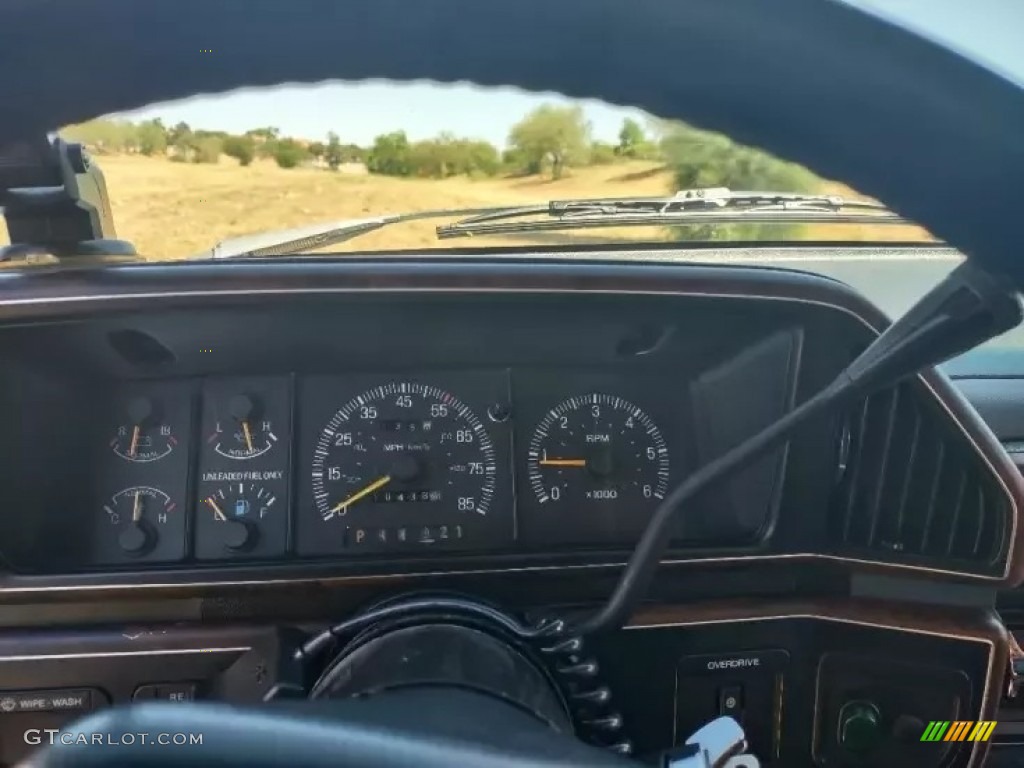 1990 Ford Bronco XLT 4x4 Gauges Photo #145308254