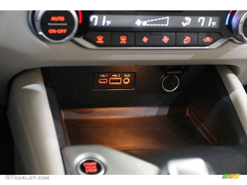 2019 Nissan Altima Platinum Controls Photos