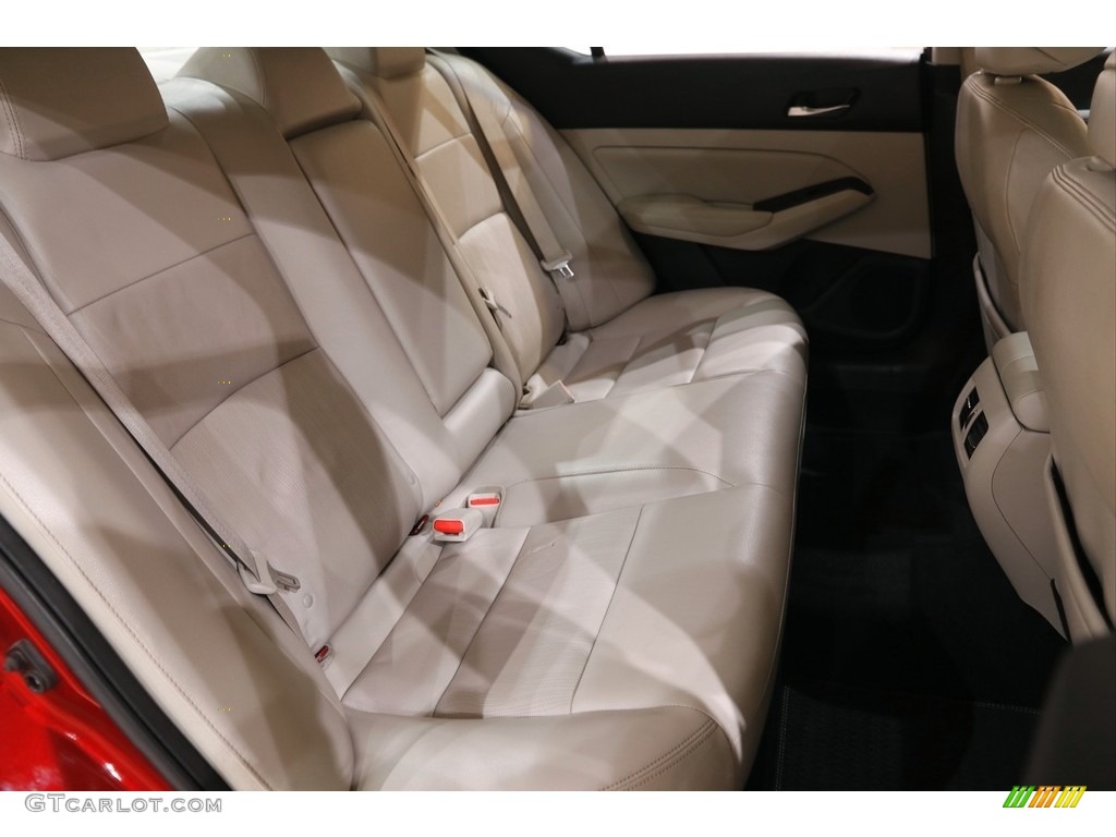2019 Nissan Altima Platinum Rear Seat Photo #145310400