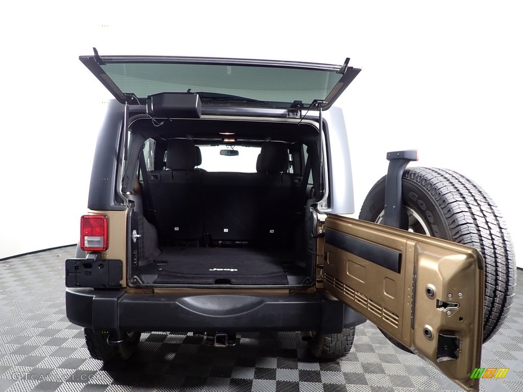 2015 Wrangler Unlimited Sport 4x4 - Copper Brown Pearl / Black photo #6