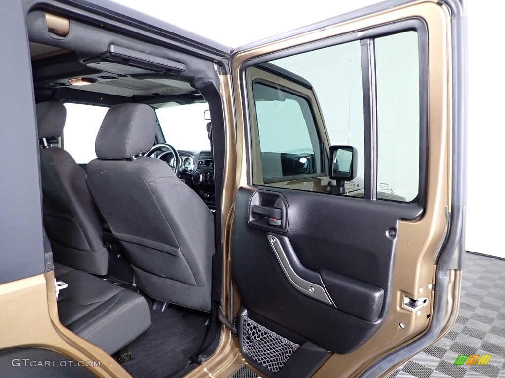 2015 Wrangler Unlimited Sport 4x4 - Copper Brown Pearl / Black photo #24