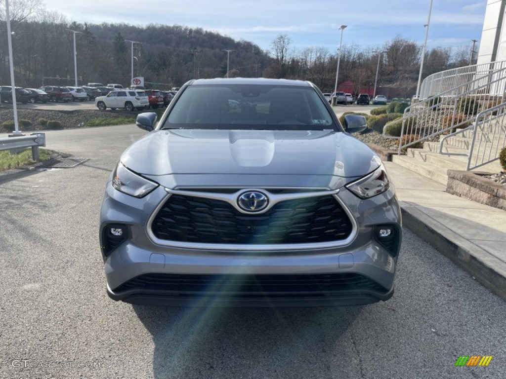 2023 Highlander Hybrid LE - Moon Dust / Black photo #6