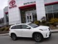 2019 Blizzard Pearl White Toyota Highlander XLE AWD  photo #2