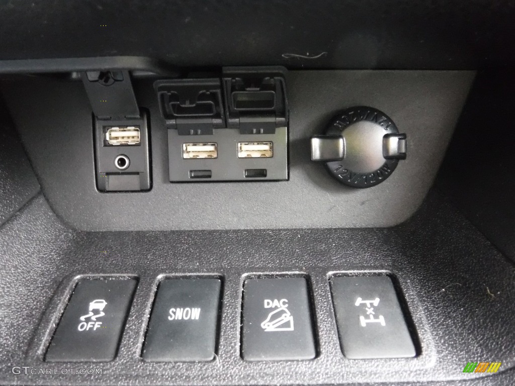 2019 Highlander XLE AWD - Blizzard Pearl White / Black photo #7