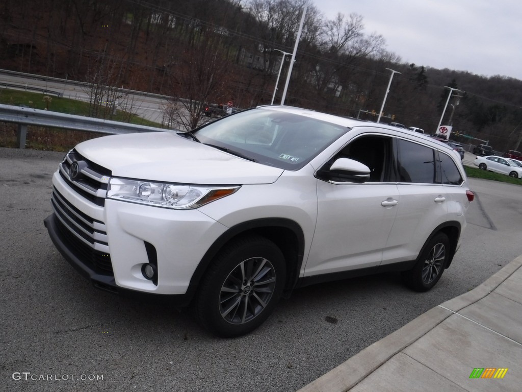 2019 Highlander XLE AWD - Blizzard Pearl White / Black photo #10