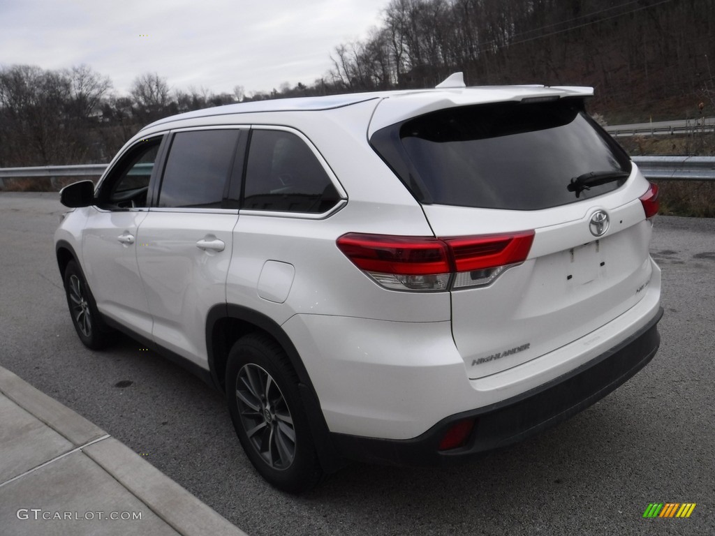 2019 Highlander XLE AWD - Blizzard Pearl White / Black photo #13