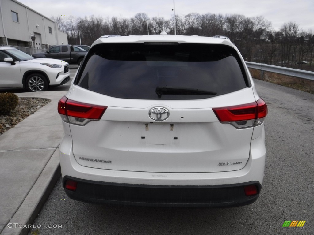 2019 Highlander XLE AWD - Blizzard Pearl White / Black photo #14