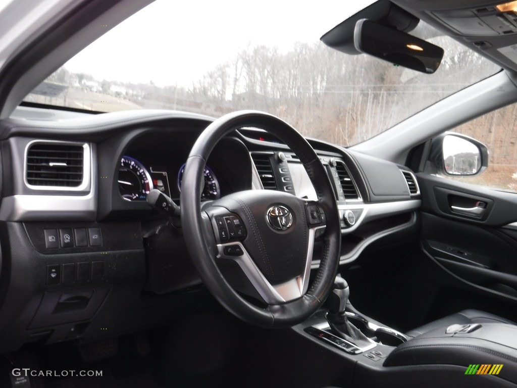 2019 Highlander XLE AWD - Blizzard Pearl White / Black photo #17