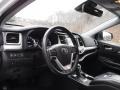 2019 Blizzard Pearl White Toyota Highlander XLE AWD  photo #17