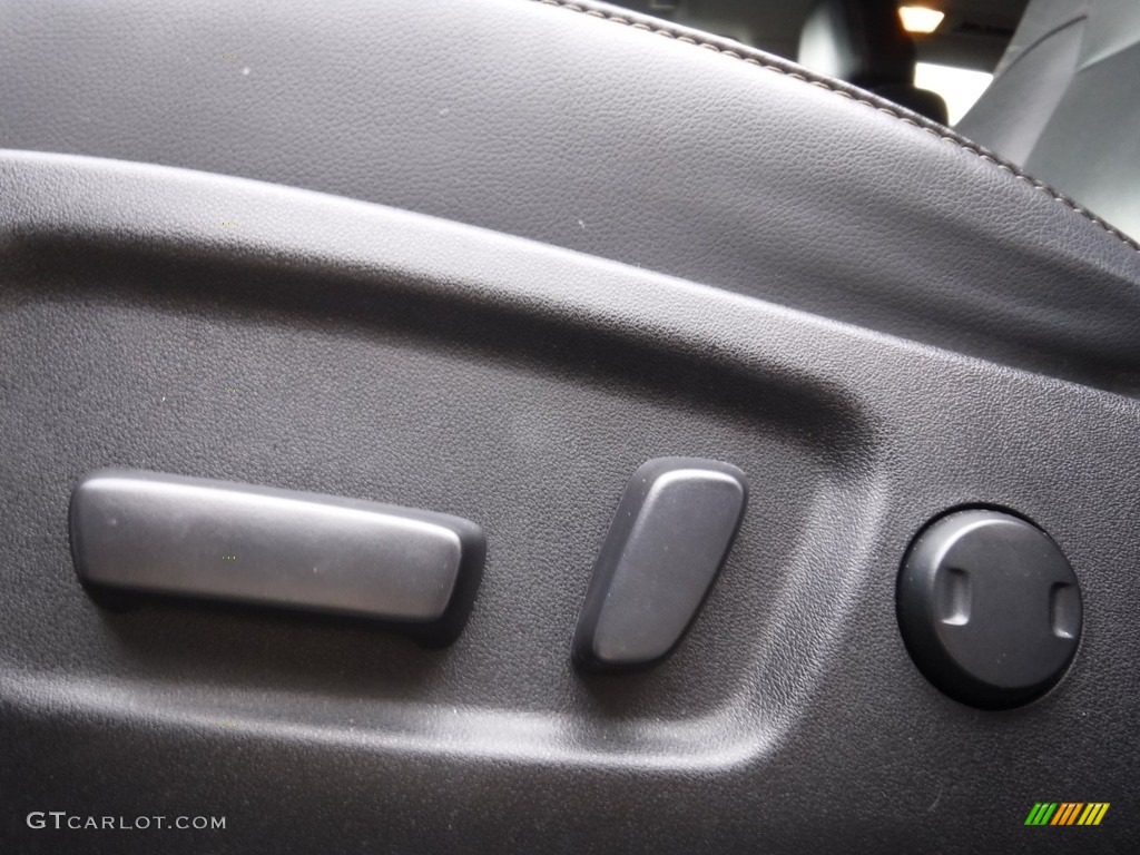 2019 Highlander XLE AWD - Blizzard Pearl White / Black photo #20