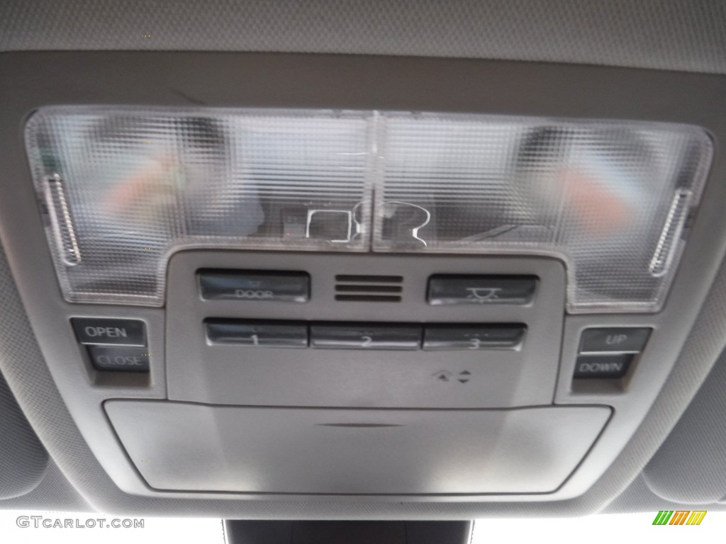 2019 Highlander XLE AWD - Blizzard Pearl White / Black photo #22