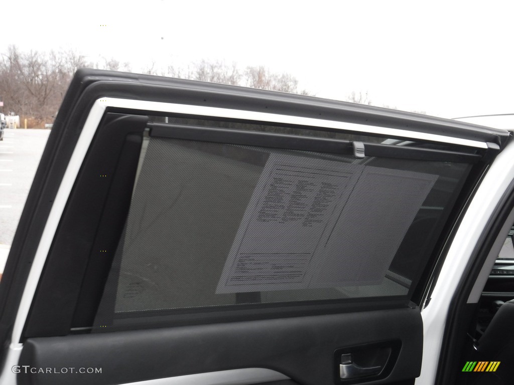 2019 Highlander XLE AWD - Blizzard Pearl White / Black photo #25