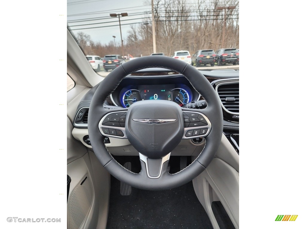 2022 Chrysler Pacifica Hybrid Limited Black/Alloy Steering Wheel Photo #145315557